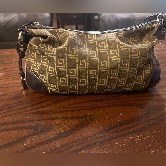 Liz Claiborne Handbags - Liz Claiborne Purse